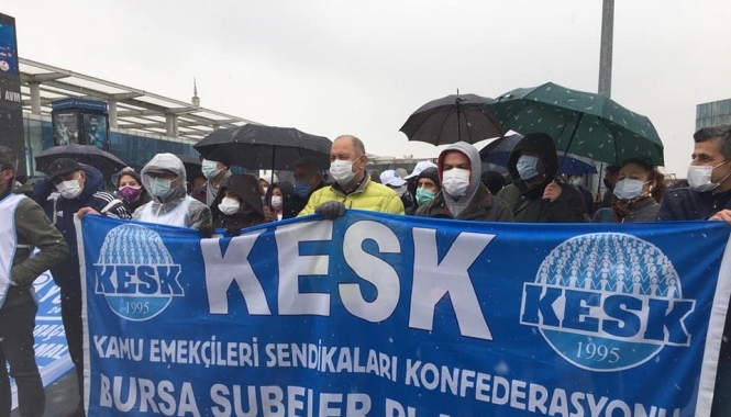 KESK Yürüyor Mücadele Sürüyor/yürüyüş kolu Bursa'da