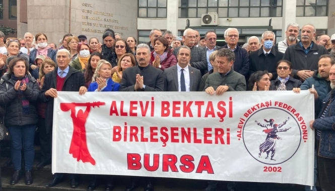 Bursa’da Aleviler gerici öğretmeni protesto etti: Görevden uzaklaştırılsın