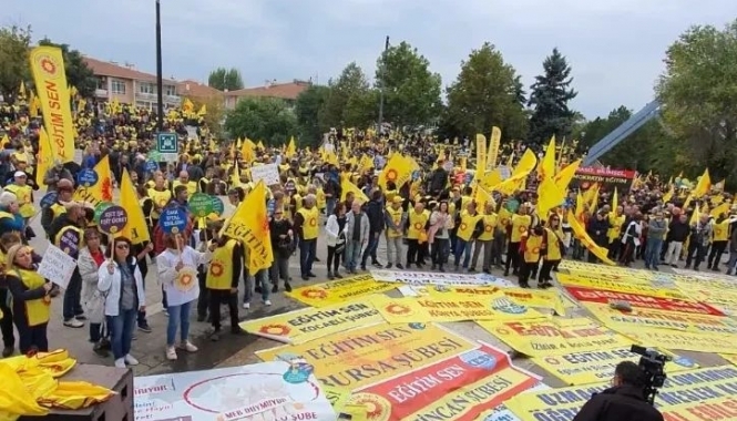 Eğitim Sen, Öğretmenlik Meslek Kanunu’nun iptal edilmesi için Ankara’da miting yaptı: “12 eğitim sendikası 2 Kasım’da iş bırakacak