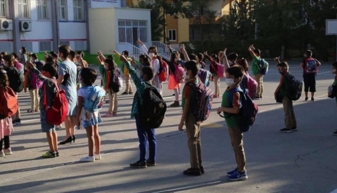 Eğitim Sen: Bir haftada 8 öğretmen hayatını kaybetti Eğitim Sen'in 5 -11 Nisan vaka tespit raporuna göre, bir haftada 8 öğretmen koronavirüs nedeniyle hayatını kaybetti. Eğitim Sen: Bir haftada 8 öğretmen hayatını kaybetti Eğitim Sen'in 5 -11 Nisan vaka tespit raporuna göre, bir haftada 8 öğretmen koronavirüs nedeniyle hayatını kaybetti.
