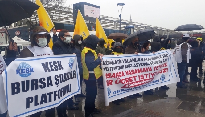 Bursa'da meydana indiler: 'Geçinemiyoruz...'