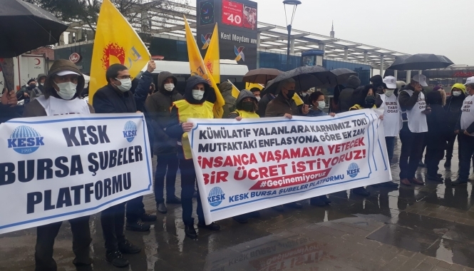 Bursa'da 'Geçinemiyoruz' eylemi: İktidar ekonomik darbe yapıyor