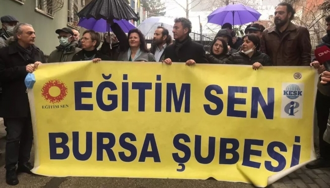 Bursa’da okulda “harem selamlık” oturma düzeni talimatına Eğitim Sen’den tepki